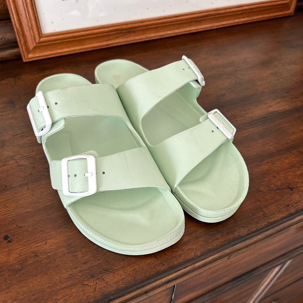 Women’s Size 11 Rubber Slides - NEW